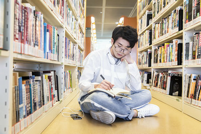對外經(jīng)濟貿(mào)易大學(xué)在職研究生