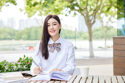 對外經(jīng)濟(jì)貿(mào)易大學(xué)在職研究生
